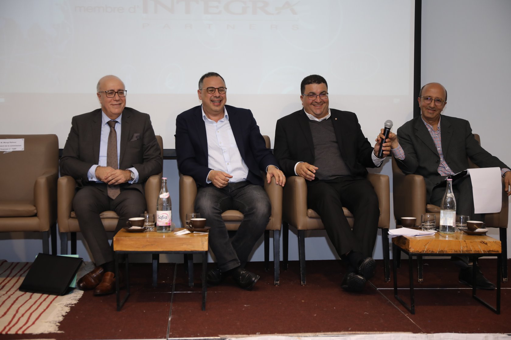 Changeons l’économie, “changeons le change”