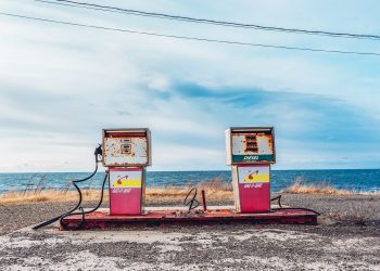 Les cours du pétrole s’effondrent