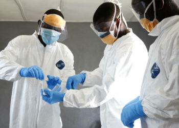 Afrique : Plus de 10 000 travailleurs de la santé infectés par la Covid-19