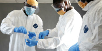 Afrique : Plus de 10 000 travailleurs de la santé infectés par la Covid-19