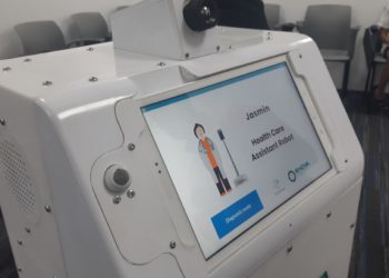 Jasmin, le robot parlant tunisien, fruit d’une collaboration entre iCompass et Enova Robotics