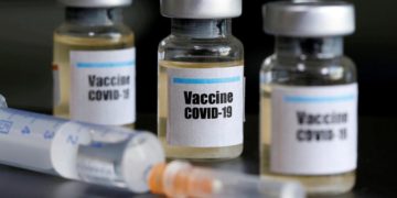 Le vaccin de Pfizer et BioNTech “peut être” efficace contre les nouvelles souches de la Covid-19