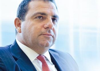 Le patron de KPMG au Royaume-Uni se met en retrait après avoir demandé à son personnel d’“arrêter de se plaindre”