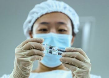 La Chine fait don de 100 mille doses de vaccin à la Tunisie