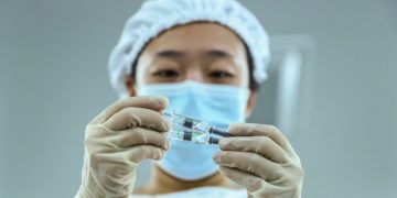 La Chine fait don de 100 mille doses de vaccin à la Tunisie