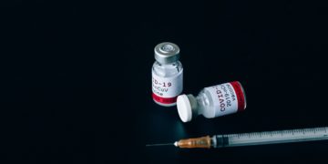 Pfizer: une seule dose du vaccin Covid-19 peut-elle être suffisante ?