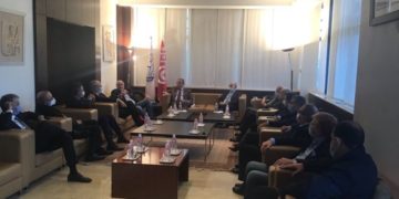 Vaccin russe: les présidences de la République et du gouvernement se sont-elles appropriées les efforts des hommes d’affaires Tunisiens ?