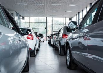 Concessionnaires automobiles : plus de volume, moins de marge