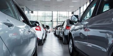 Concessionnaires automobiles : plus de volume, moins de marge