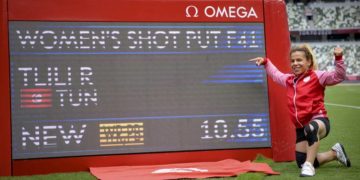 La Tunisienne Raoua Tlili remporte sa cinquième médaille d’or paralympique et bat son propre record mondial