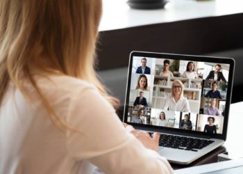 Zoom va étendre les capacités de traduction et de transcription de son application