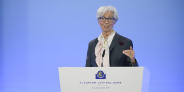 Lagarde estime que la reprise dans la zone euro sera “plus rapide” que prévu