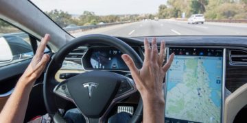Les conducteurs de Tesla sont-ils moins vigilants ?