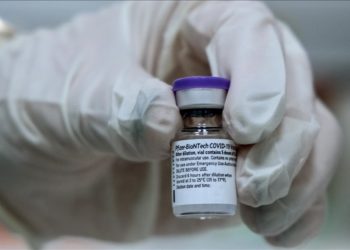 Les 5 géants pharmaceutiques gagnent plus de 27 milliards de dollars grâce aux ventes du vaccin anti-Covid-19 au premier semestre 2021