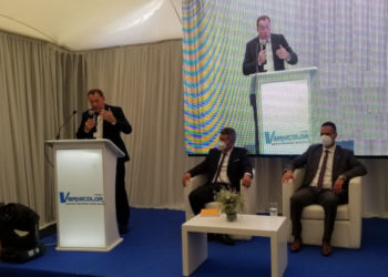 Le groupe français “Vernicolor” ouvre la nouvelle unité de production à El Fejja