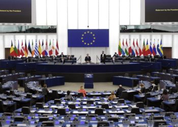 Non, l’Union européenne ne va pas conditionner son soutien financier par le retour de l’ARP