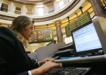 L’Egypte donne du punch à sa Bourse par de nouvelles incitations aux investisseurs