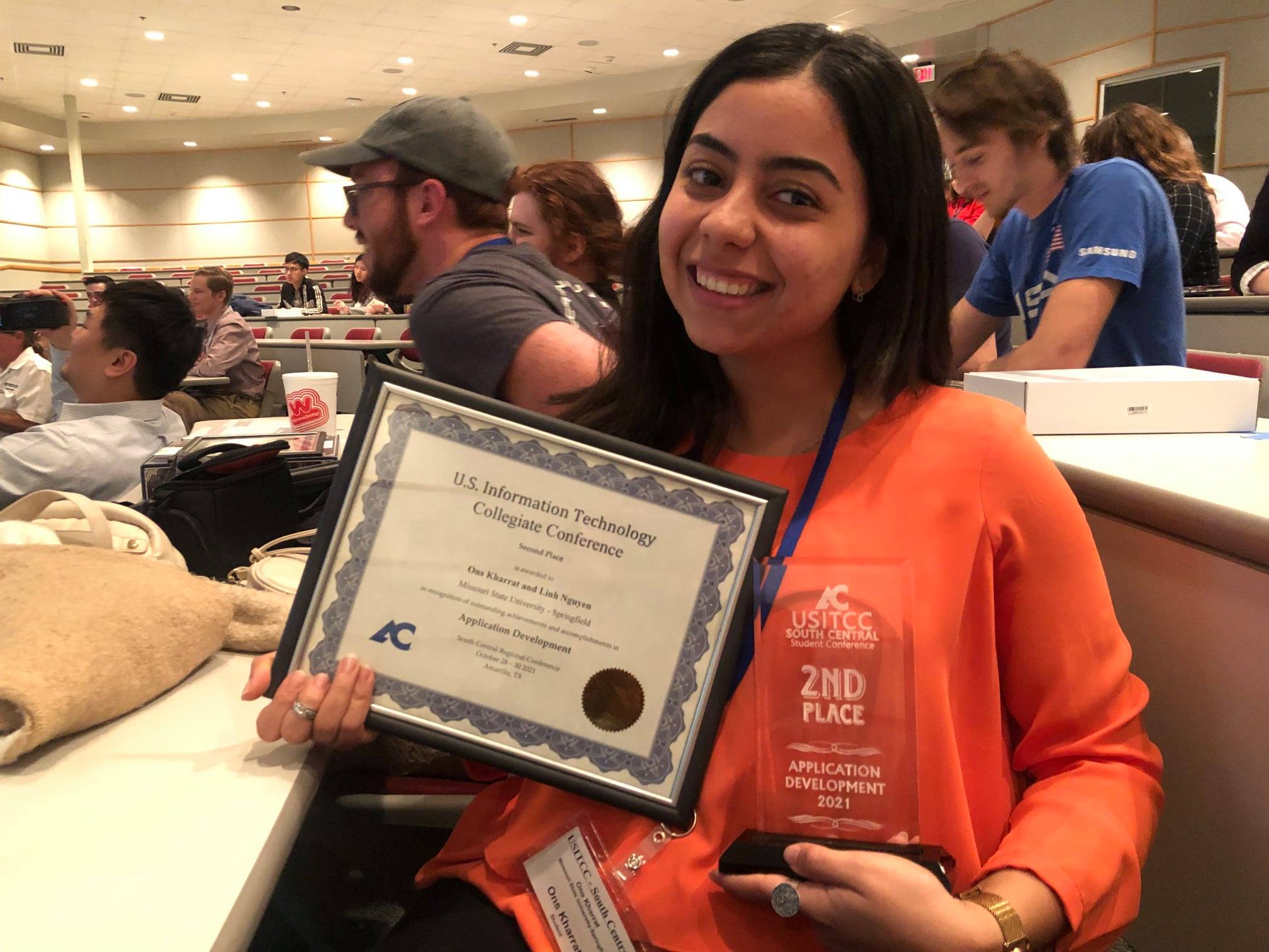 La Tunisienne Ons Kharrat remporte le deuxième prix dans une prestigieuse compétition d La Tunisienne Ons Kharrat remporte le deuxième prix dans une prestigieuse compétition d
