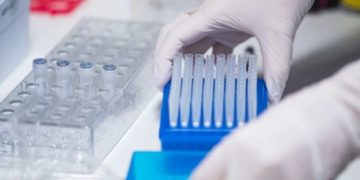 Le coronavirus se prend pour Voltron et se transforme en Deltacron