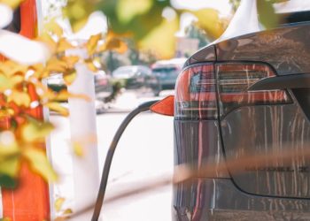 TotalEnergies vise à installer une borne de recharge pour voitures électriques chaque 200 km