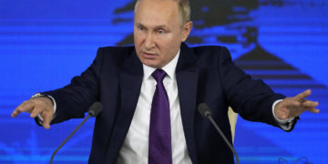 L’onde de choc de la frappe russe fait booster les prix des matières premières et chuter ceux des cryptomonnaies