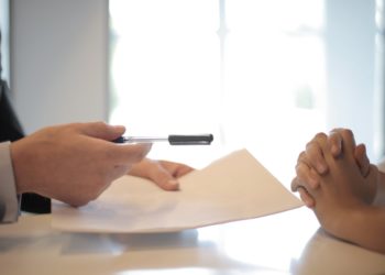 Signature d’une convention entre les régulateurs des assurances et de la microfinance