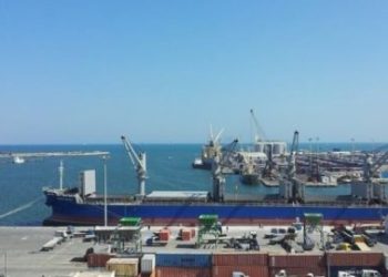 Des bateaux chargés de milliers de tonnes de céréales attendent depuis avant l’Aïd au port de Sfax