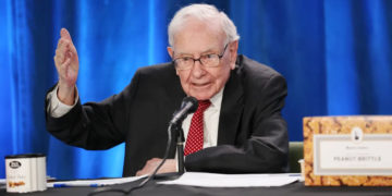 Warren Buffett dit qu’il n’achèterait pas tous les bitcoins du monde pour 25$