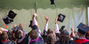 Les 1ers du bac : que sont-ils devenus en 2022 ? 10 ans de bons élèves