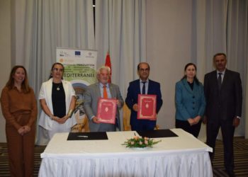 Des déchets de construction pour paver une route nationale