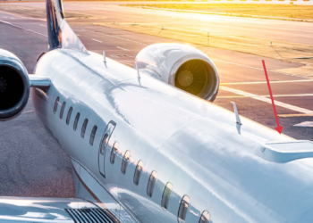 SpaceX d’Elon Musk propose de connecter les avions dans le ciel à internet à un débit de 350 Mbps