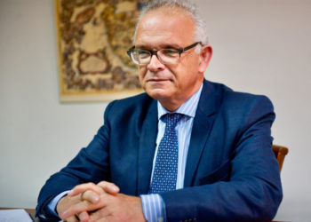 Radhi Meddeb: les pays francophones doivent se doter d’intelligence économique pour se protéger et promouvoir leurs opérateurs économiques