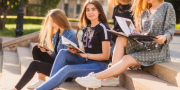 Les chiffres montrent que la France est la destination privilégiée des étudiants tunisiens pour leurs études supérieures à l’étranger