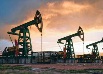 Les cours du pétrole flambent après “la surprise” de réduction de la production pétrolière