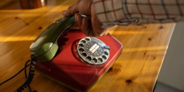 Téléphonie fixe: usage en baisse malgré la hausse continue des abonnements