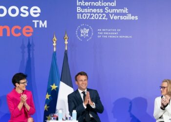 Sommet Choose France 2023: reconquête industrielle, accélération des IDE et séduction des patrons du monde entier