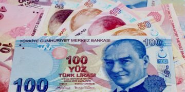 La livre turque s’effondre et se dirige vers des niveaux record