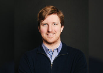 Un jeune milliardaire de 28 ans acquiert le magazine Forbes