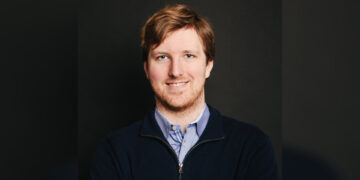 Un jeune milliardaire de 28 ans acquiert le magazine Forbes