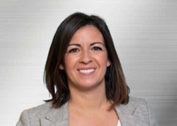 Un changement de cap majeur chez Peugeot France : Zineb Ghout nommée à la direction après un parcours brillant chez Renault