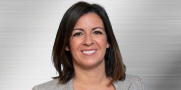 Un changement de cap majeur chez Peugeot France : Zineb Ghout nommée à la direction après un parcours brillant chez Renault