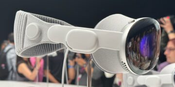 Apple prévoit de vendre moins de 400 000 casques Vision Pro l’année prochaine