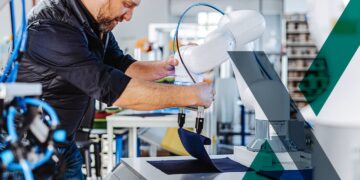 Monastir: inauguration du centre de compétences en industrie 4.0 pour le secteur du textile