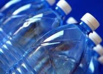 Le ministère du commerce fixe les marges bénéficiaires pour l’eau minérale en vue de préserver le pouvoir d’achat des citoyens