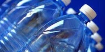 Le ministère du commerce fixe les marges bénéficiaires pour l’eau minérale en vue de préserver le pouvoir d’achat des citoyens