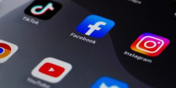 Pourquoi la pression européenne sur les réseaux sociaux est plus intense en Europe?