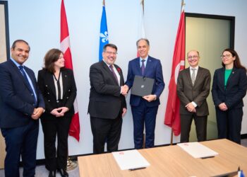Etudes supérieures: signature d’une convention avec le Canada
