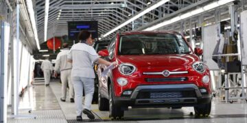 Fiat inaugure une usine en Algérie pour un investissement de 215 M$