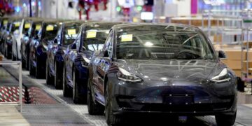 Bousculée par BYD, Tesla rappelle près de 200 000 voitures