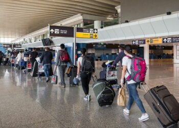 Les étrangers résidents en Tunisie: comment renouveler sa carte de séjour?